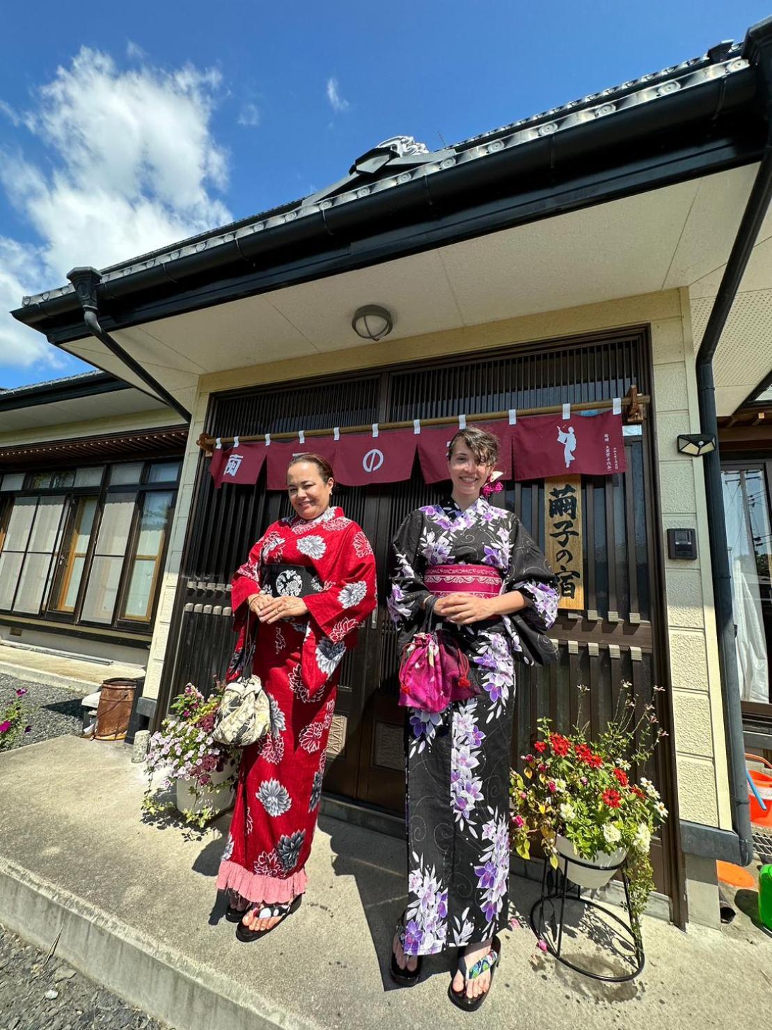 青森伝統芸能を楽しめる繭子の宿 Hotell Hachinohe Exteriör bild